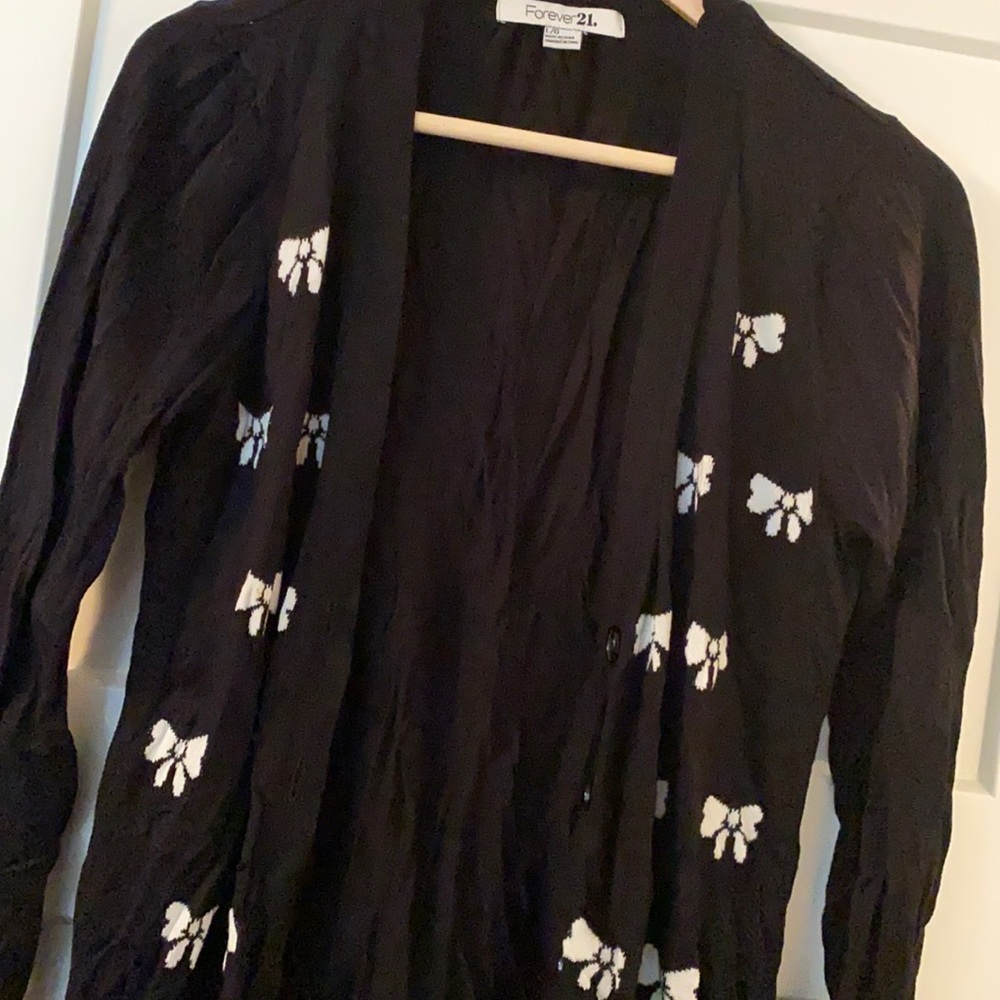 B&W bow design long cardigan